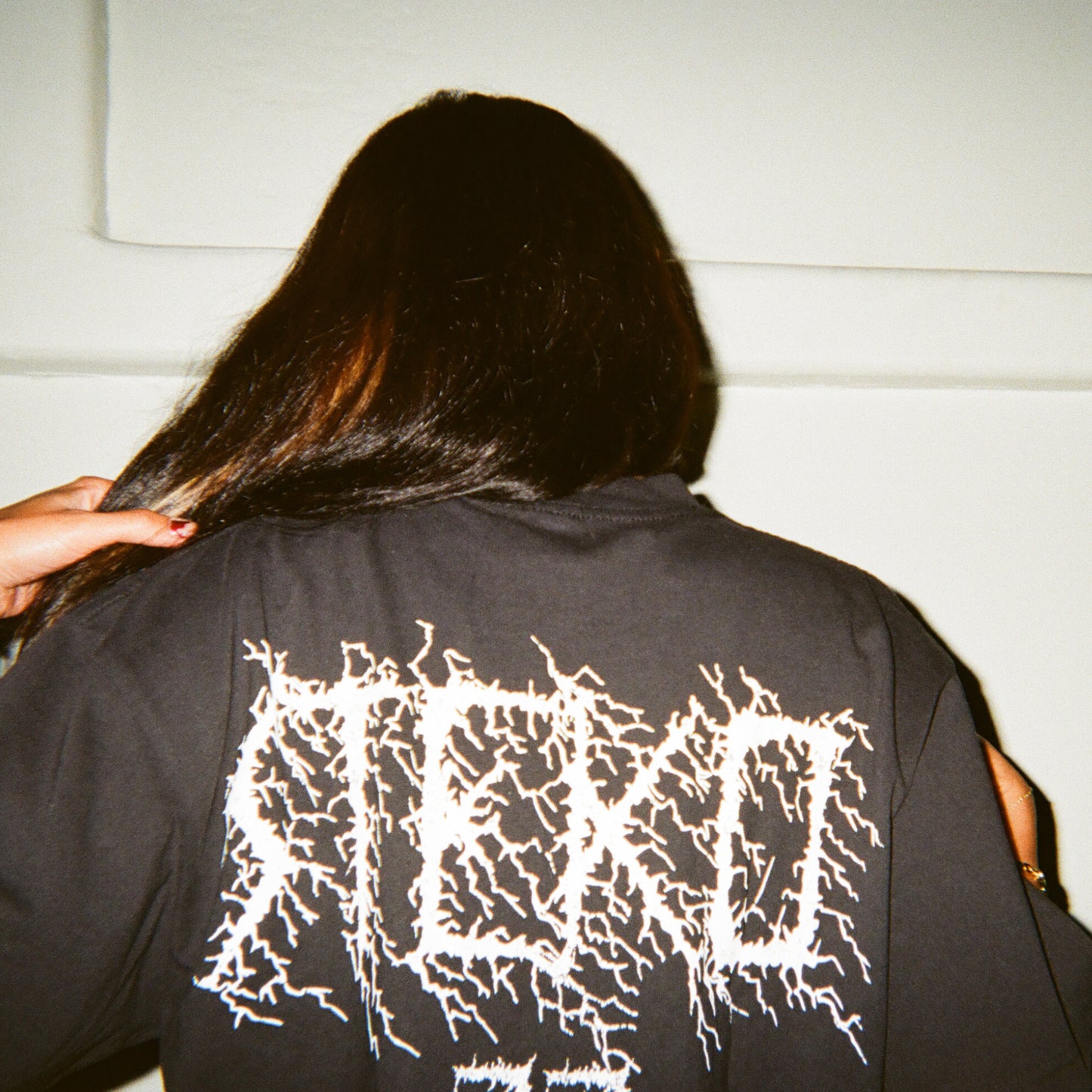 Cracked SS T - Black